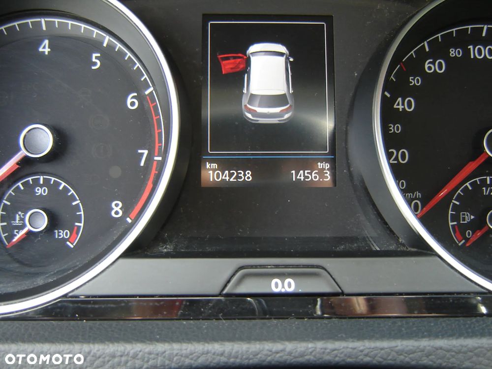 Volkswagen Golf - 6