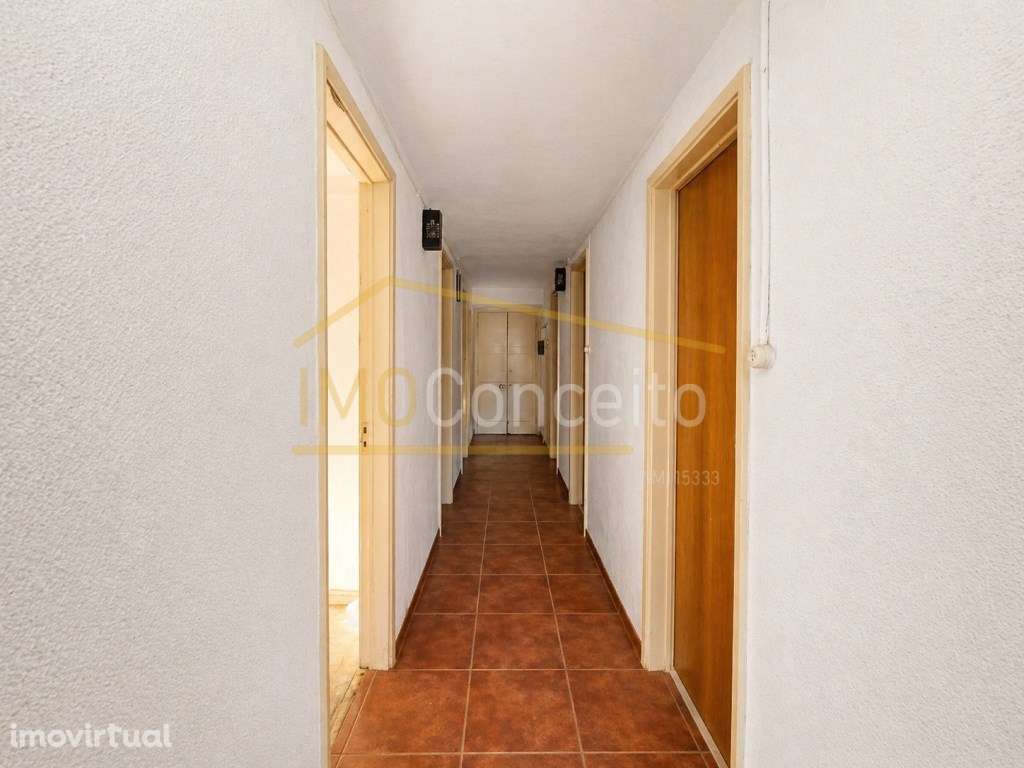 MORADIA TÉRREA COM TERRENO| GARAGEM| ELEVADO POTENCIAL DE VALORIZAÇ... - Grande imagem: 5/13