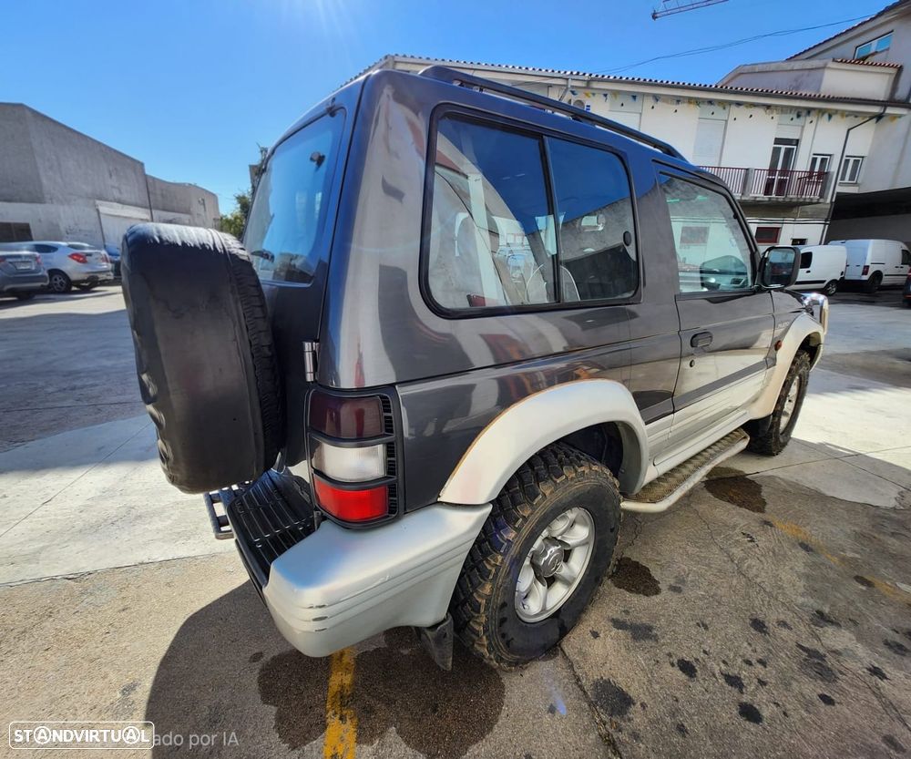 Mitsubishi Pajero 2.5 TDi GLS - 4