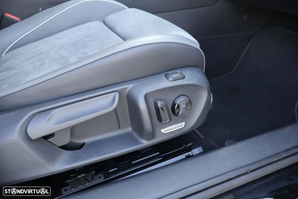 VW Passat Variant 2.0 TDI Business DSG - 31