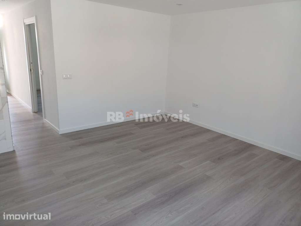 Moradia T1+2 remodelada em S. Miguel do Rio Torto, Abrantes - Grande imagem: 3/10