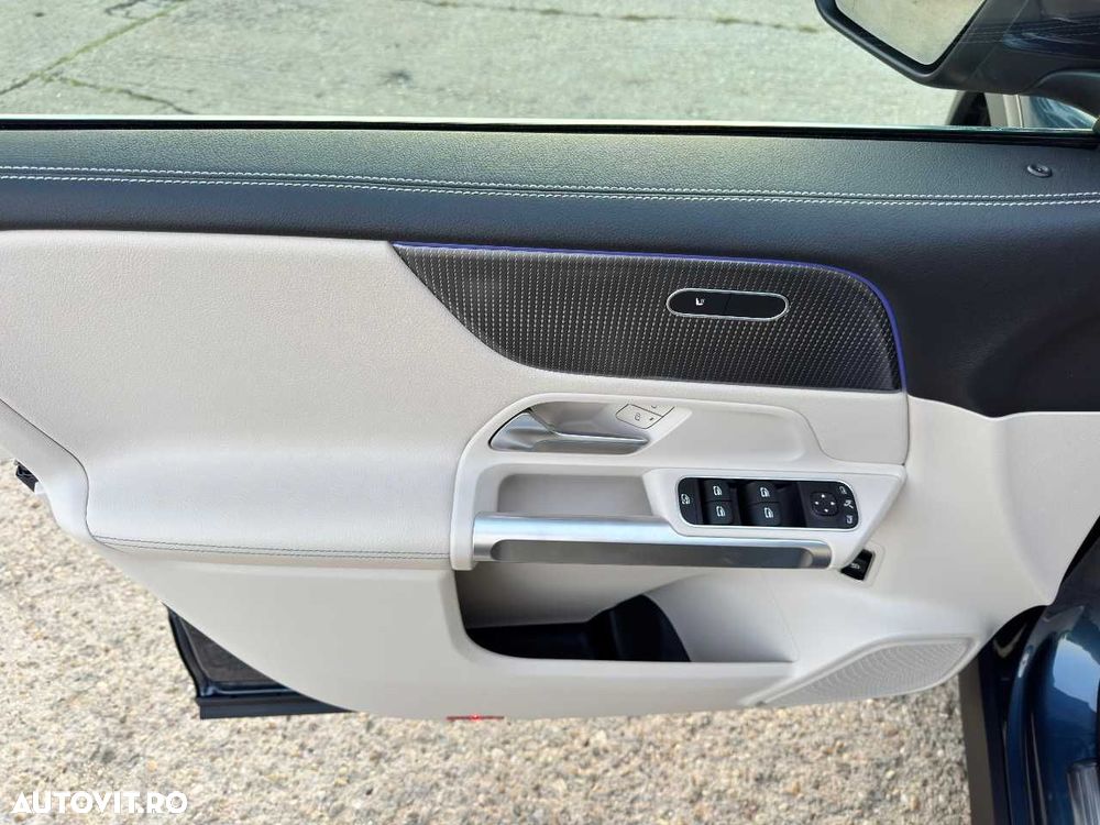 Mercedes-Benz GLB - 15