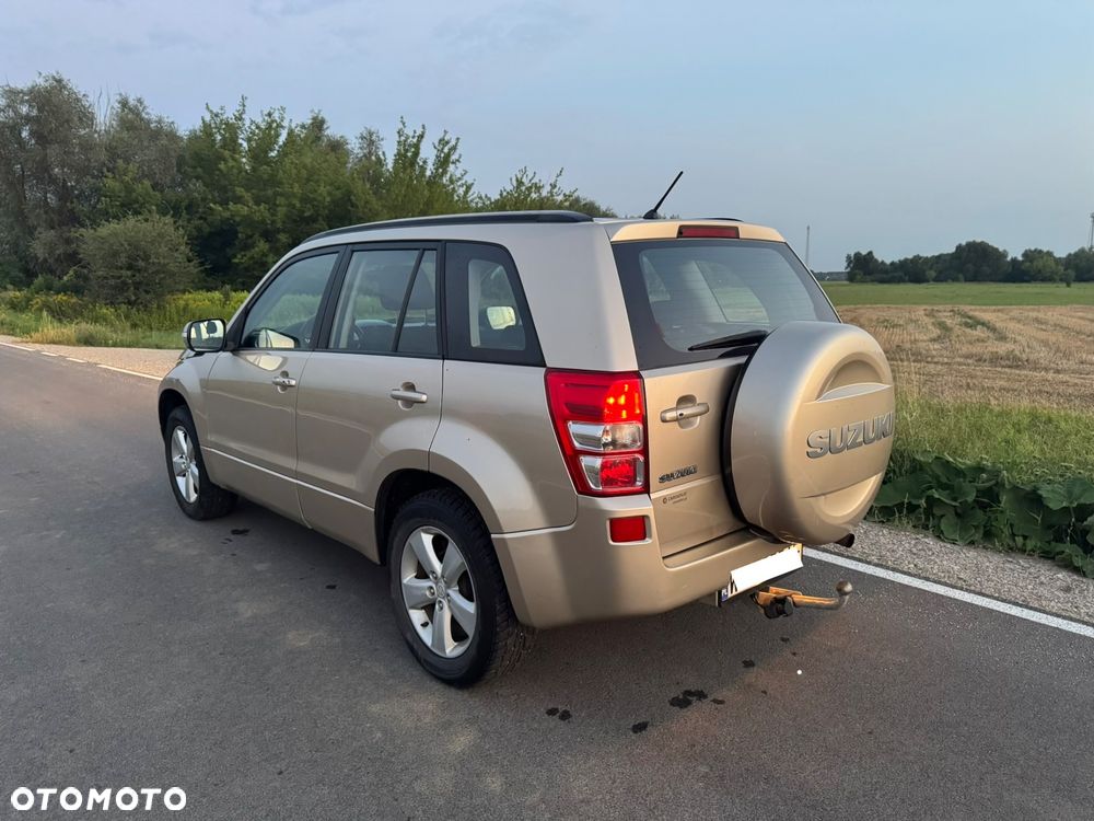 Suzuki Grand Vitara 2.4 Comfort - 3