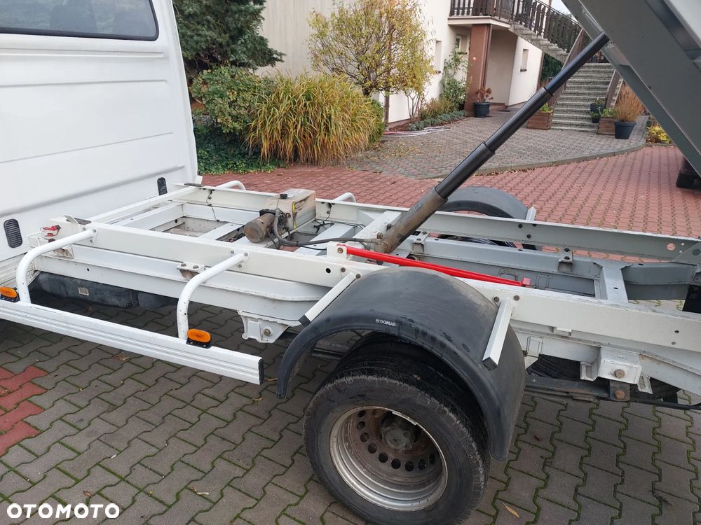 Mercedes-Benz Sprinter - 4