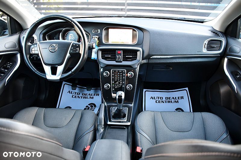 Volvo V40 Cross Country D2 Momentum - 27