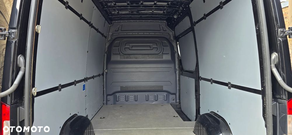 Mercedes-Benz Sprinter - 20