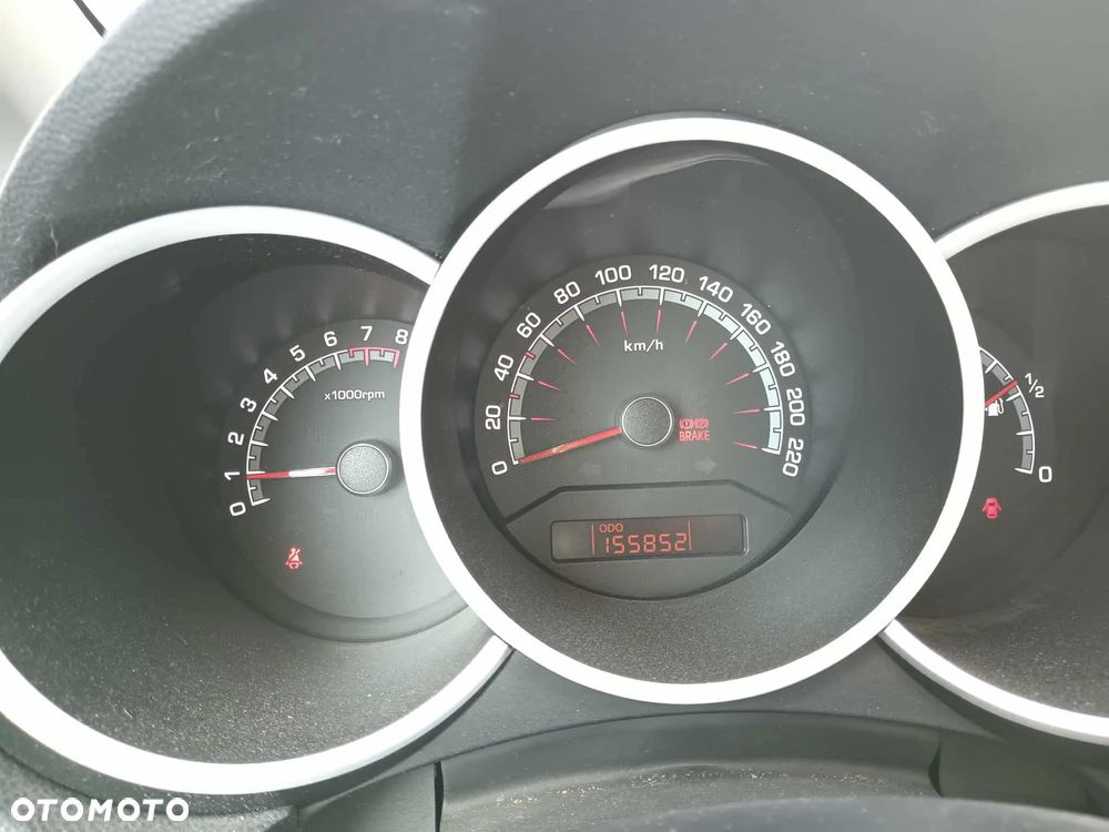 Kia Venga - 10