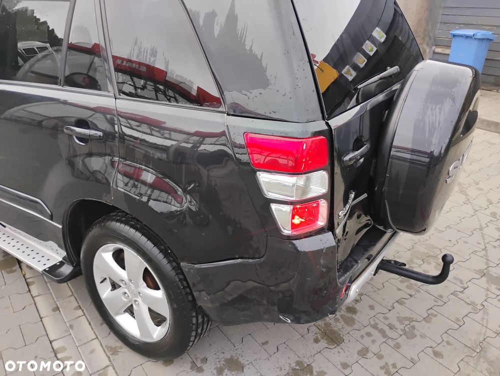 Suzuki Grand Vitara 1.9 DDiS Comfort + DPF Family - 32