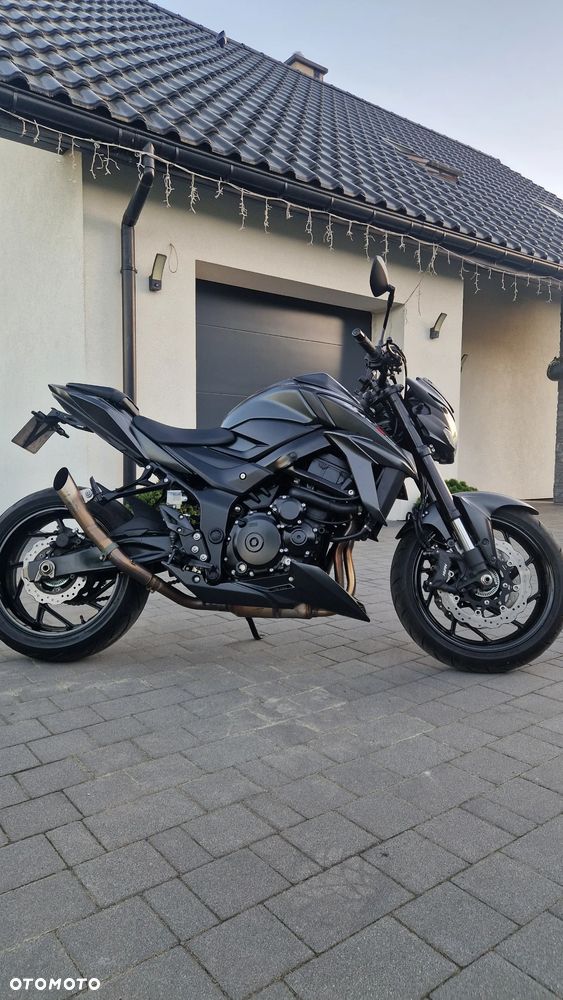 Suzuki GSX - 7