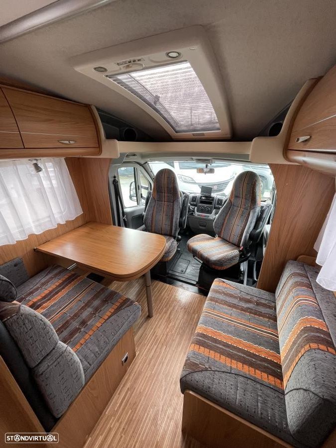 Burstner Privilége T615 cama francesa - 27