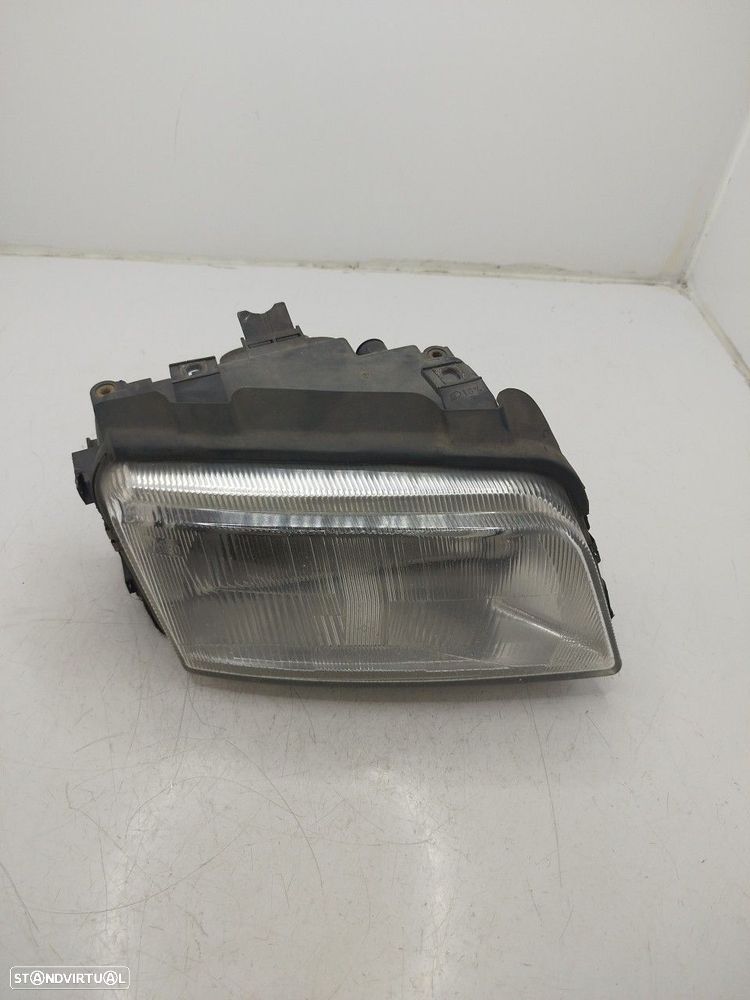 Farol/ Otica Dianteiro Dto Audi A4 (8D2, B5) - 1