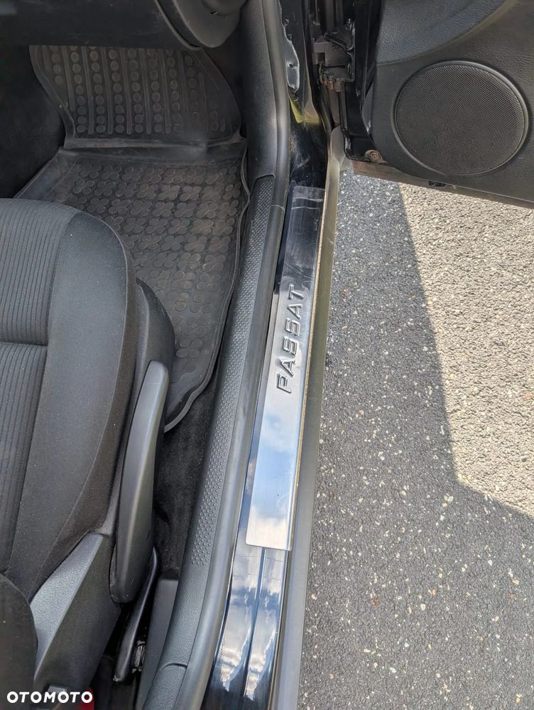 Volkswagen Passat 1.9 TDI Comfortline Family - 14