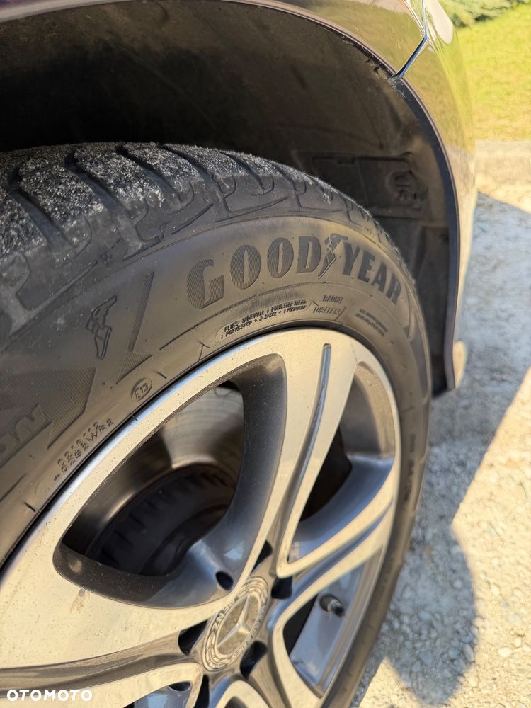 Mercedes-Benz Klasa E 220 d 4-Matic Business Edition 9G-TRONIC - 18