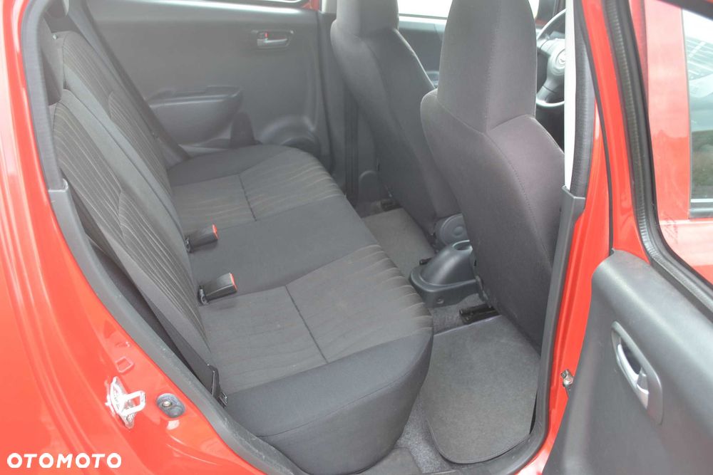 Nissan Pixo - 5