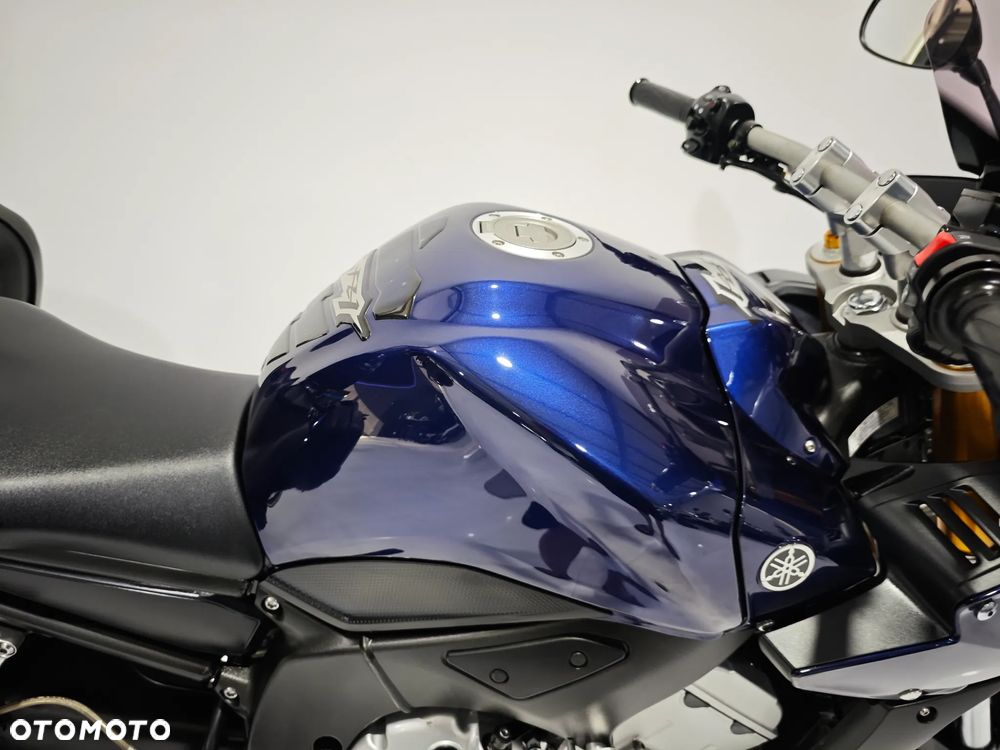 Yamaha FZ - 16
