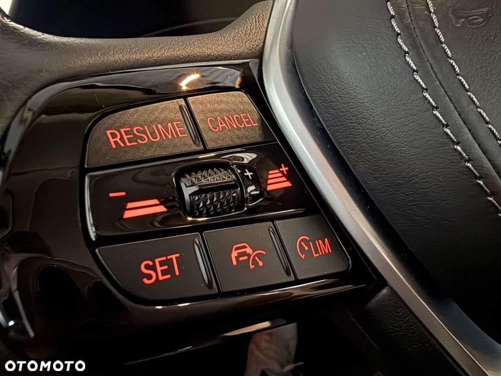 BMW Seria 5 530e M Sport sport - 33