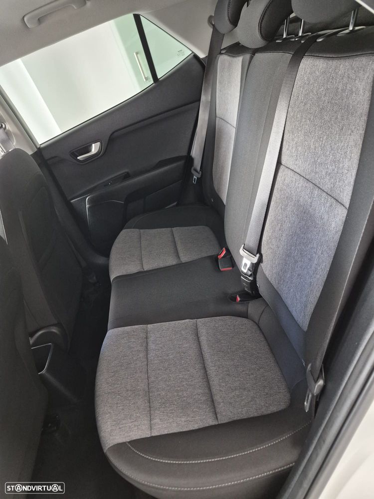 Kia Stonic 1.2 MPi Dynamic — fotografia 15