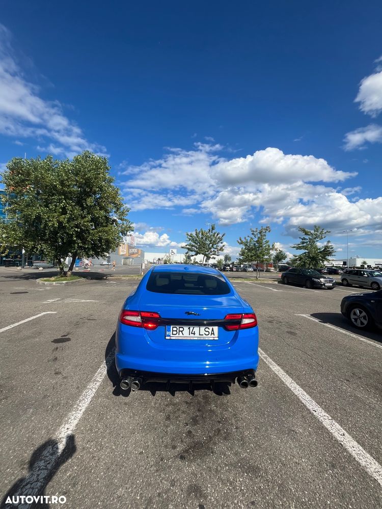 Jaguar XF 2.2D Portfolio - 10