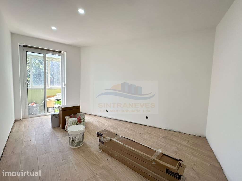 T3 em remodelação com Suite e Excelentes Áreas no Centro da Mina de... - Grande imagem: 2/17