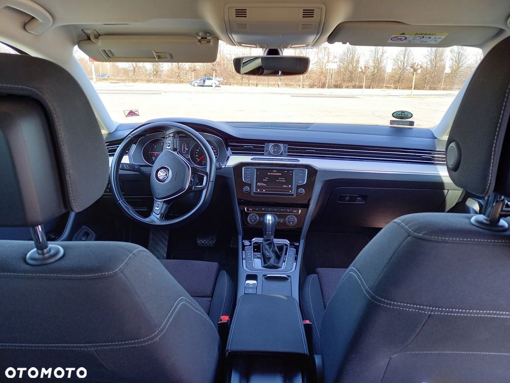 Volkswagen Passat 2.0 TDI SCR Comfortline DSG - 2