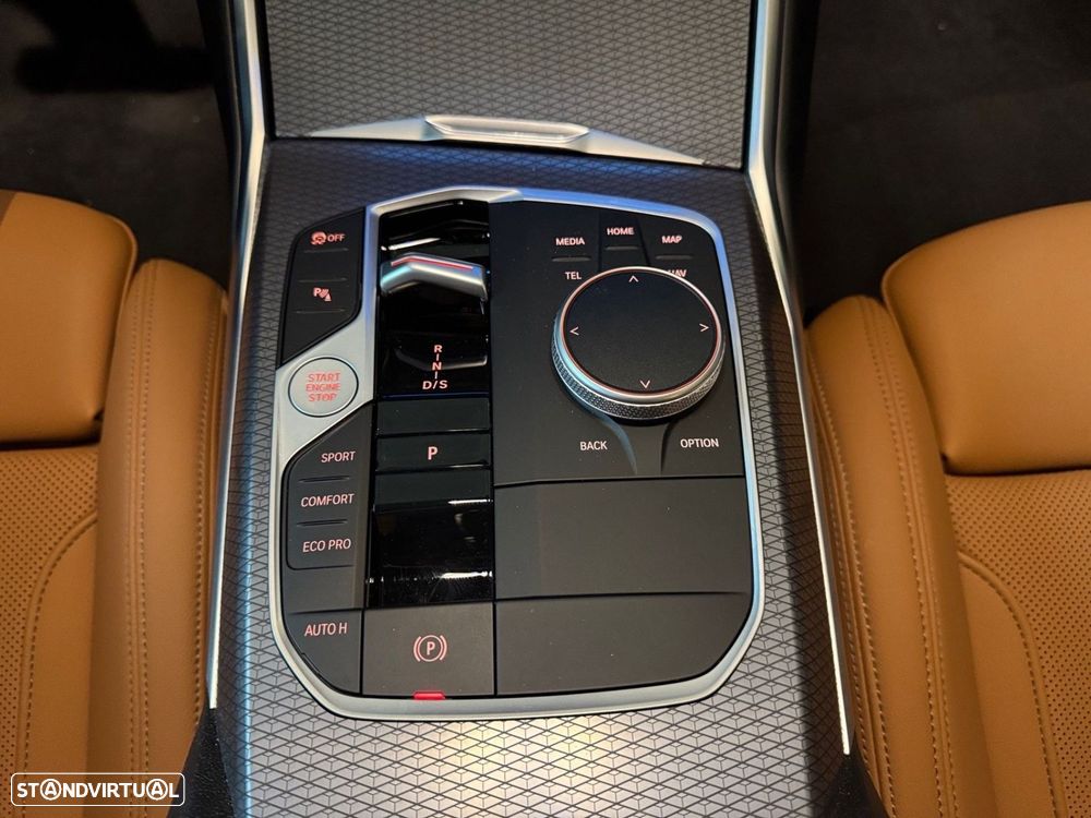 BMW 318 d Pack Desportivo M Auto - 10
