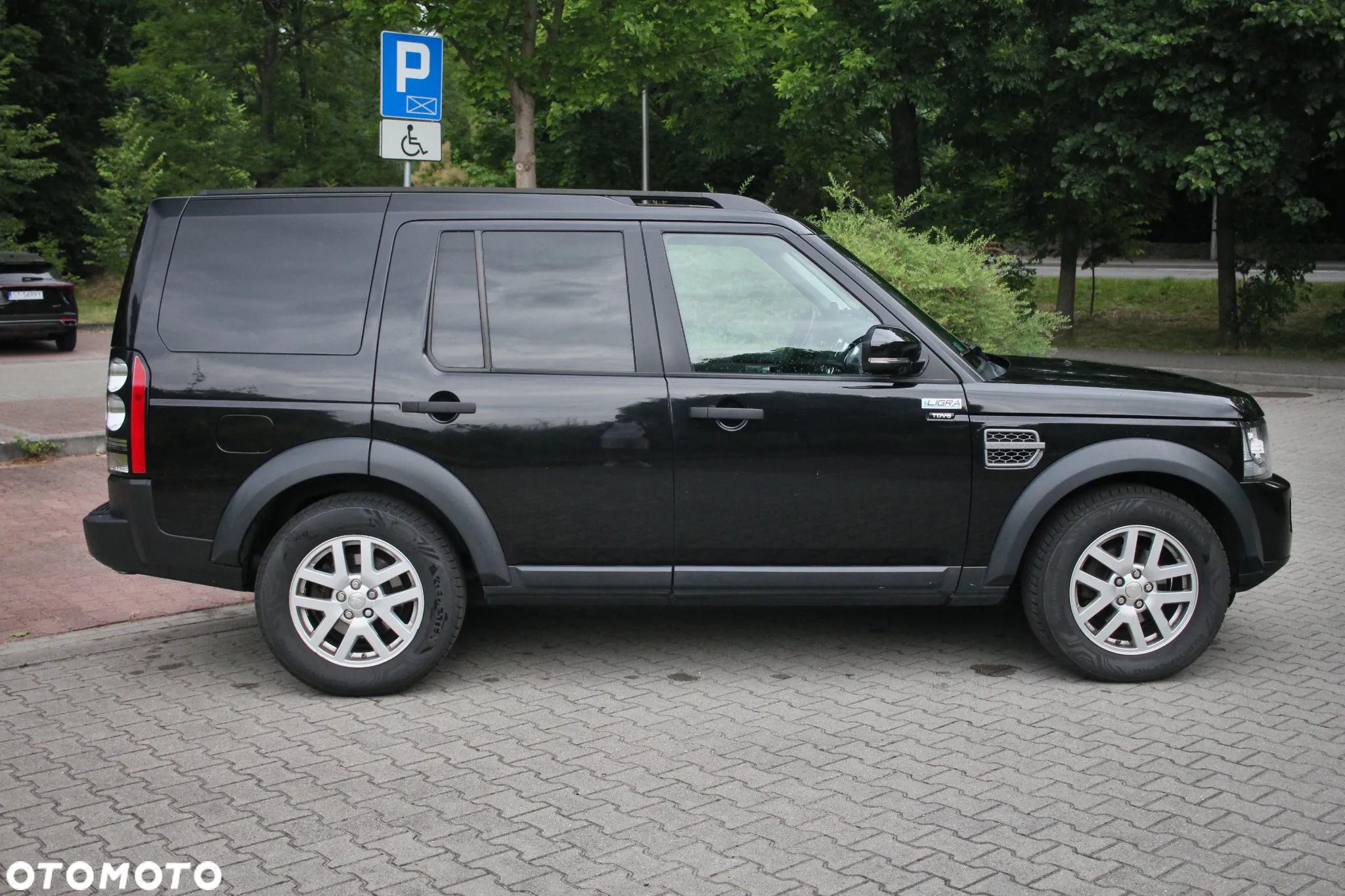 Land Rover Discovery - 4