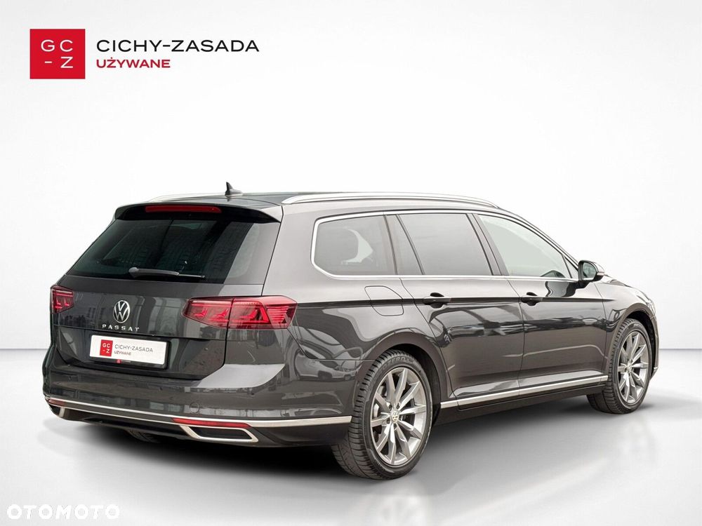 Volkswagen Passat Variant 1.5 TSI EVO Elegance DSG - 5