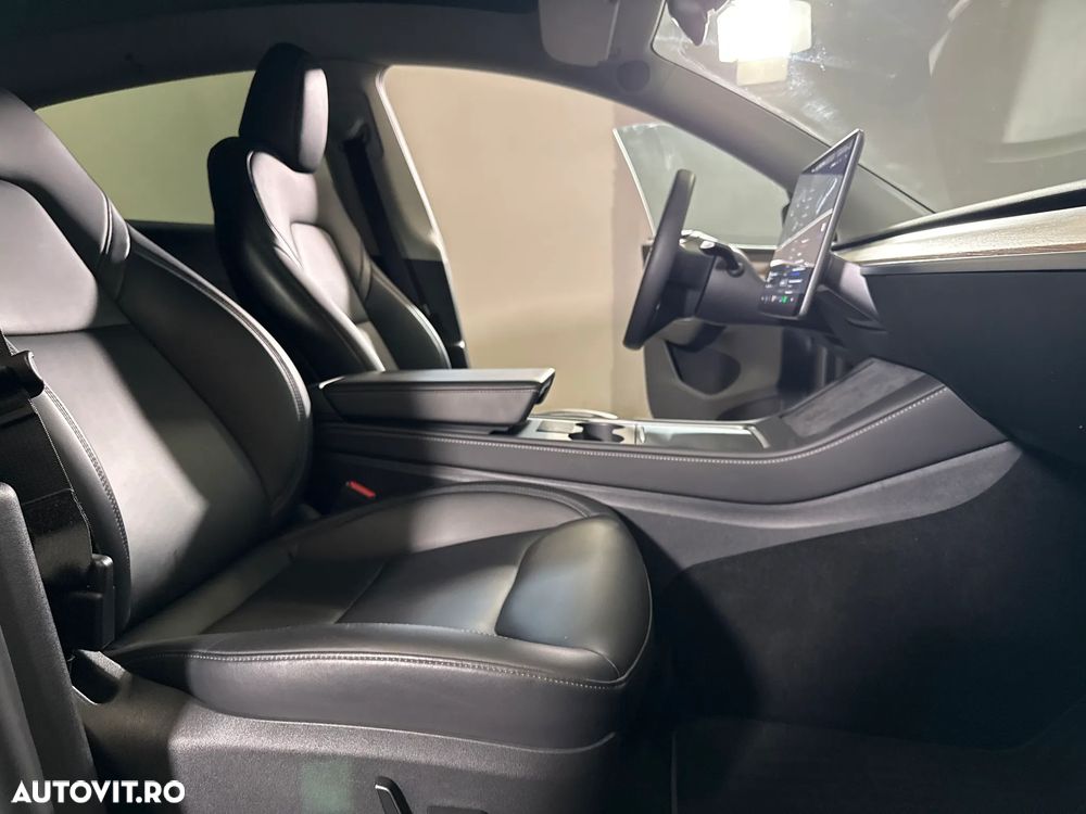 Tesla Model Y Performance - 12
