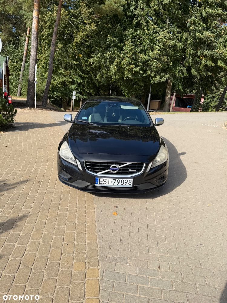 Volvo S60 D3 R-Design - 1