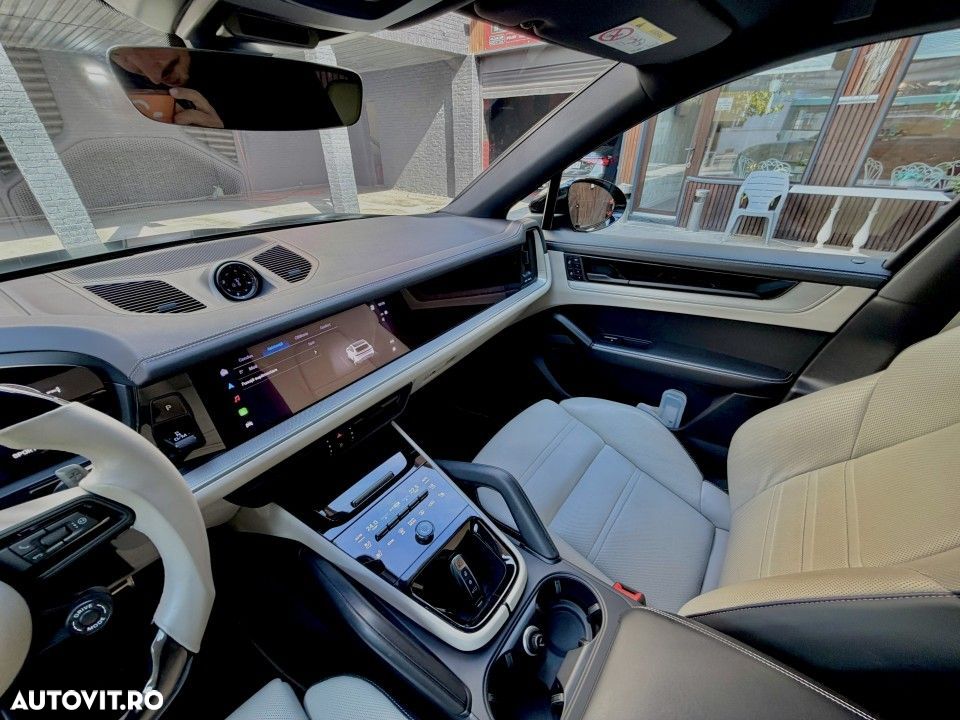 Porsche Cayenne - 13