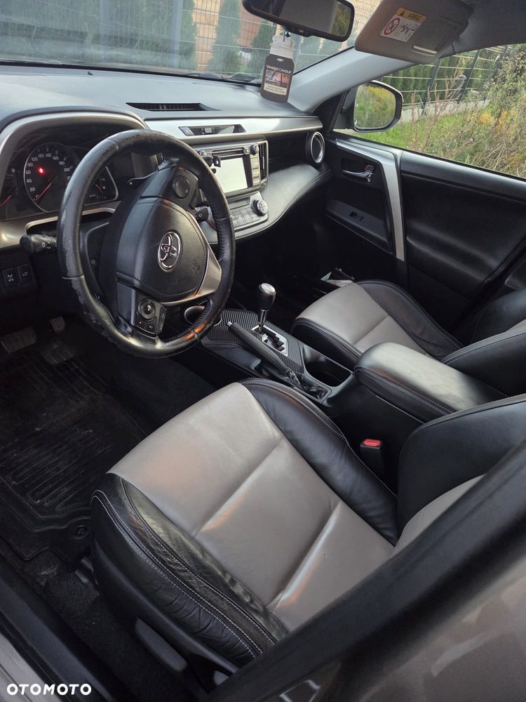 Toyota RAV4 - 5