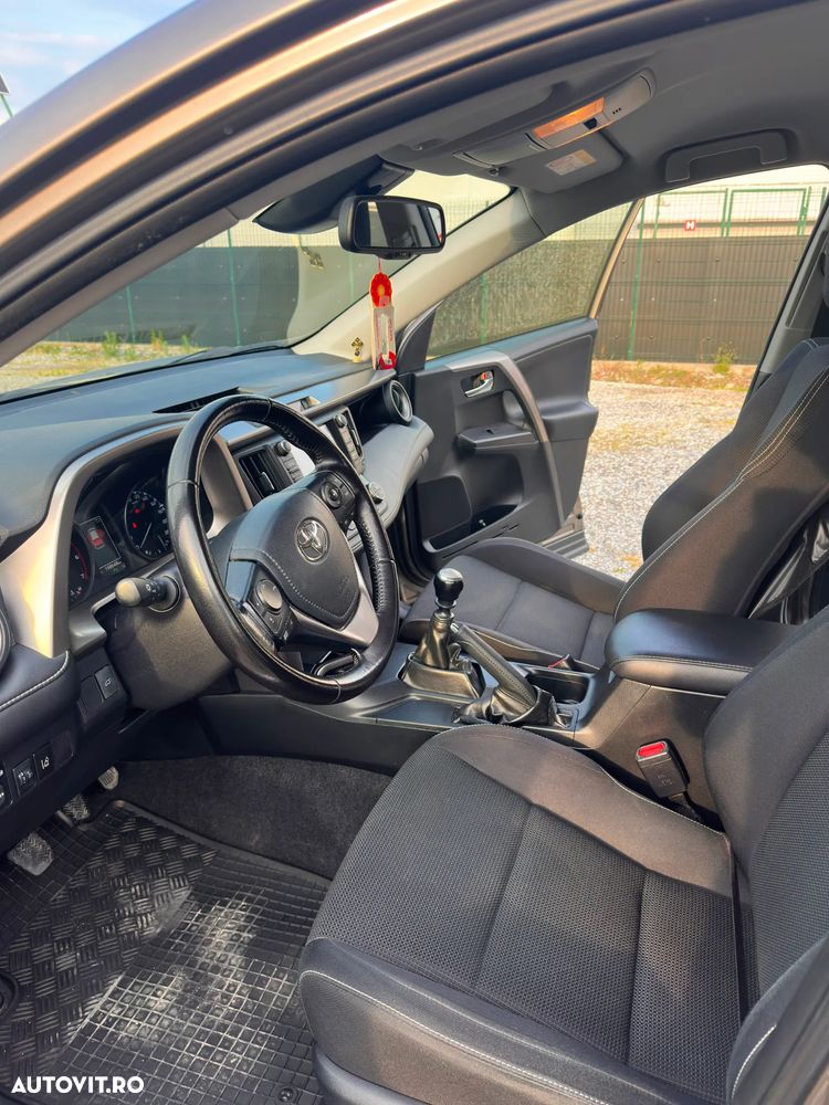 Toyota RAV4 2.0 D-4D 2WD Comfort - 1