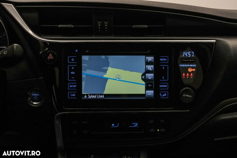 Toyota Auris 1.8 L VVT-i Hybrid Sol + - 21