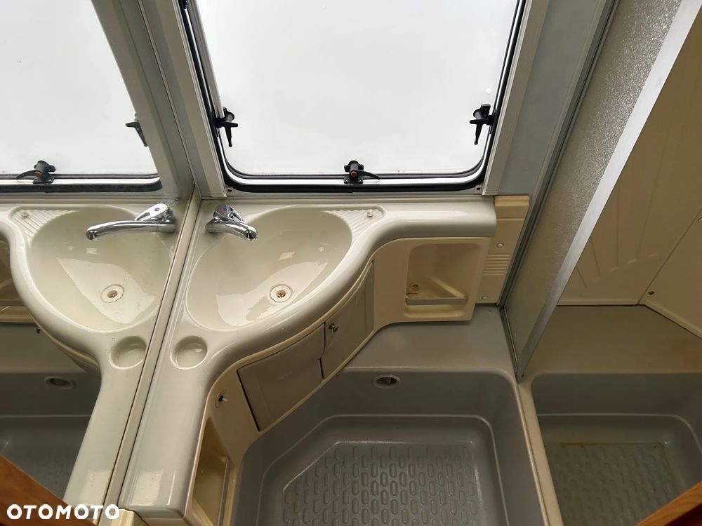 Fendt 650 z dużym przedsionkiem, prysznic - 23