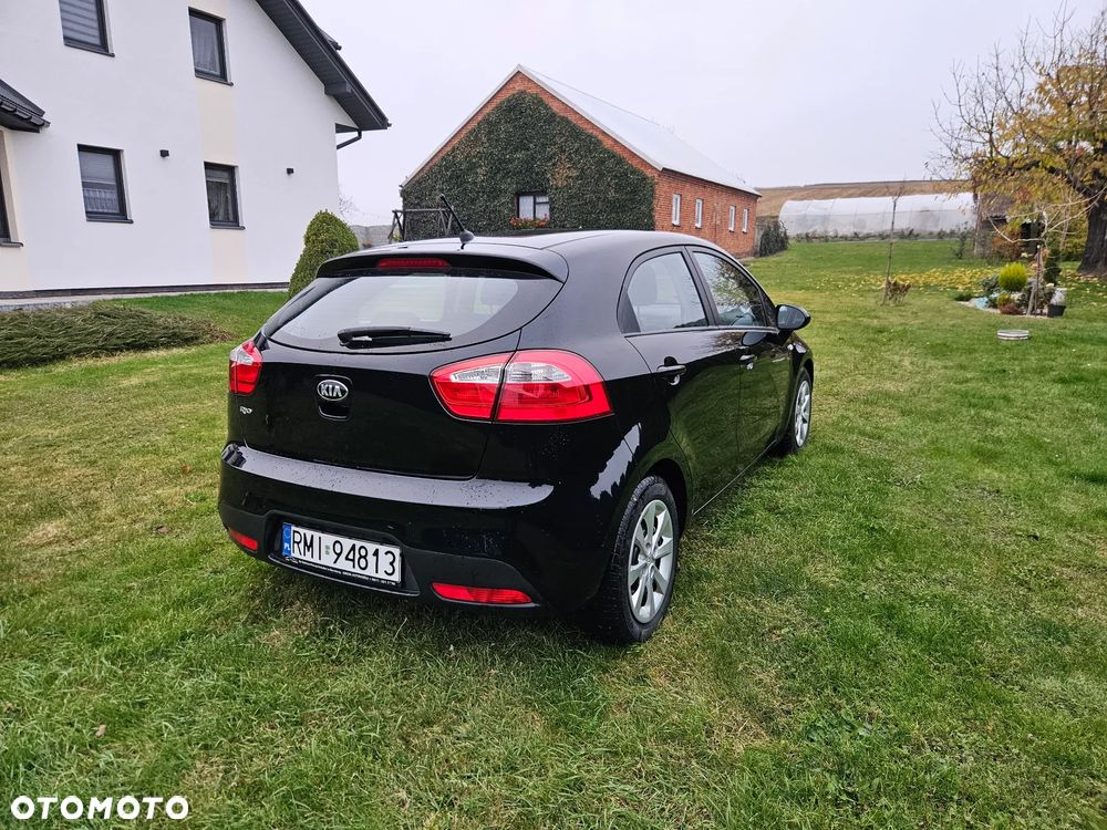 Kia Rio 1.2 L - 2