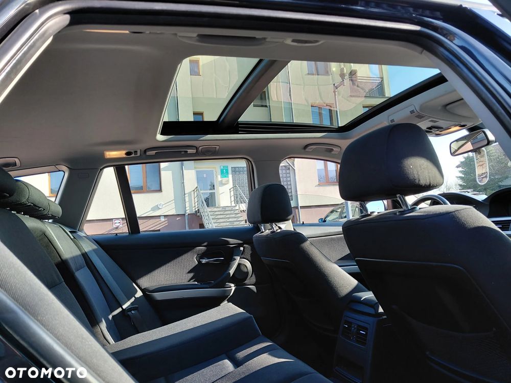 BMW Seria 3 320d DPF Edition Sport - 4