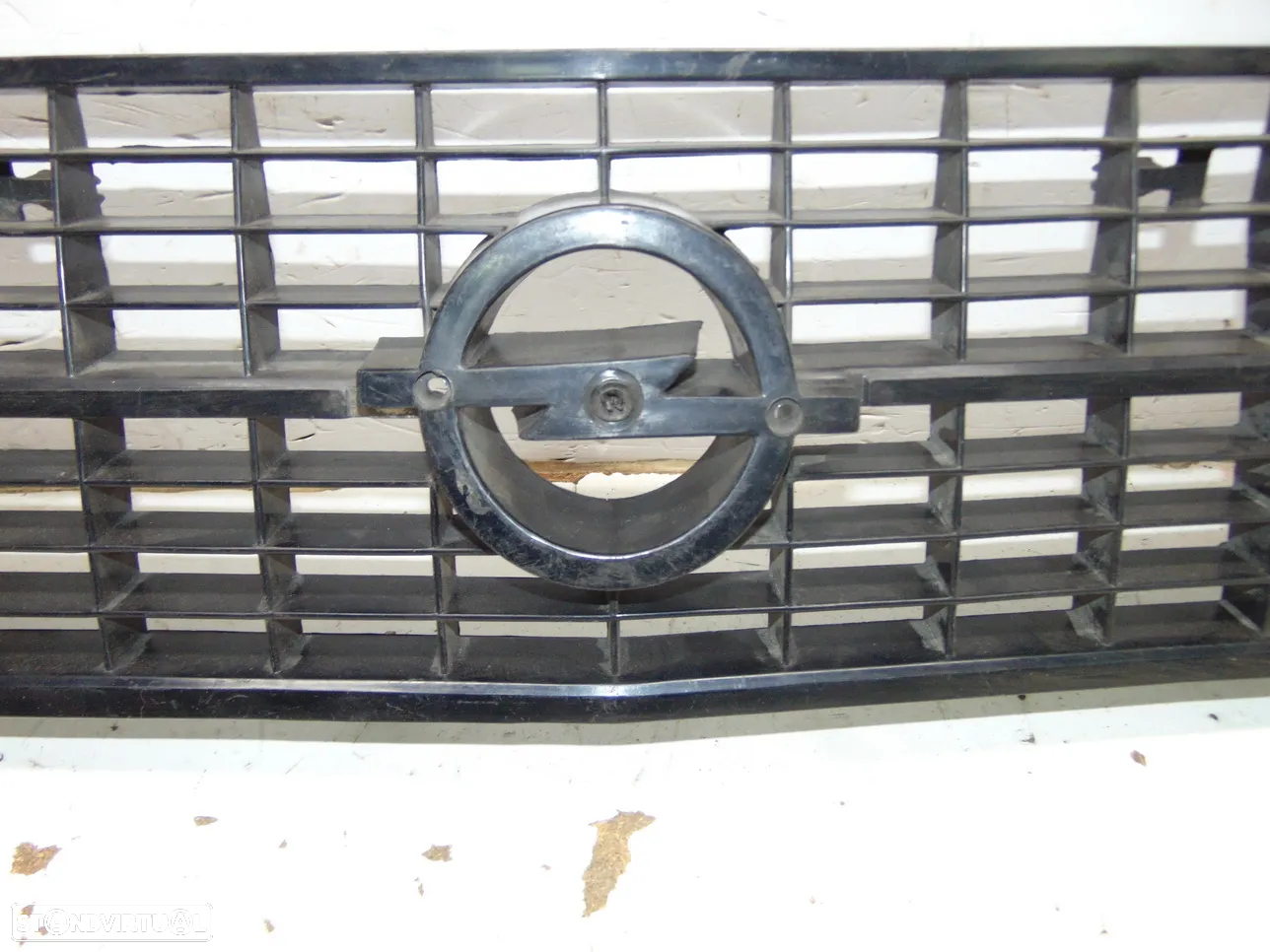 Opel Kadett D Grelha - 3