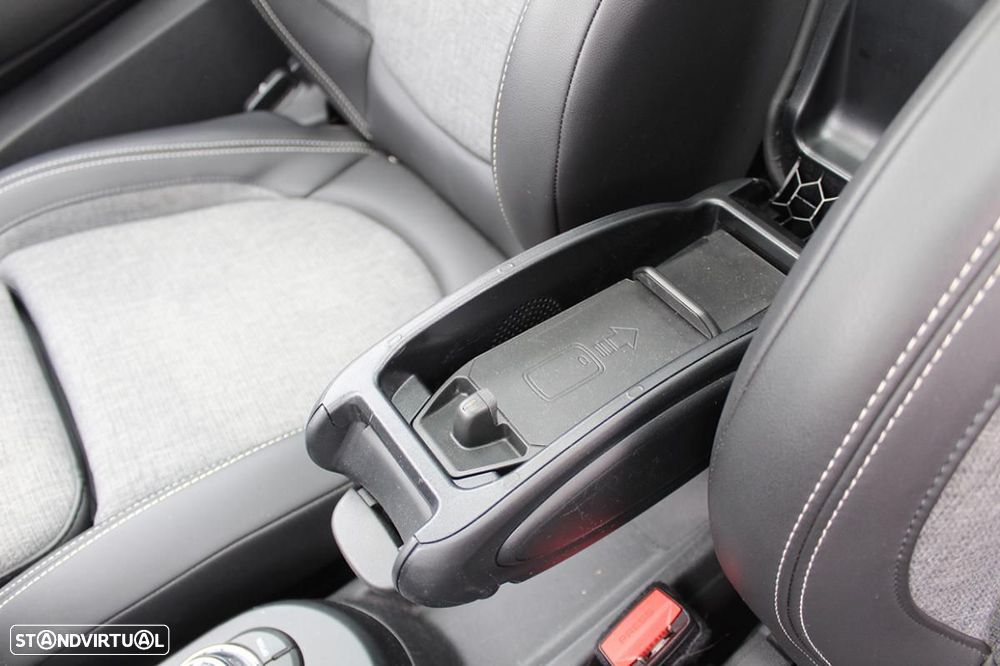 MINI 3 Portas Cooper SE Essential - 38