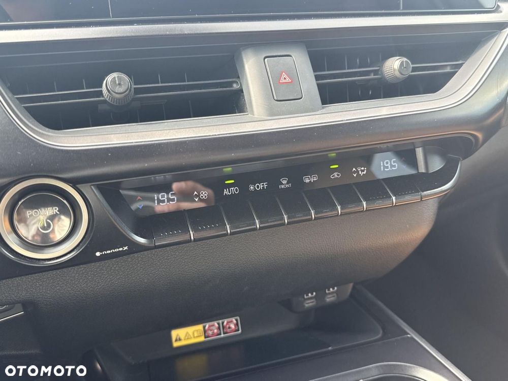 Lexus UX - 23