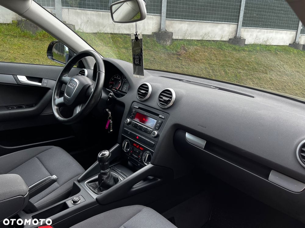 Audi A3 Sportback 1.6 Ambiente - 5