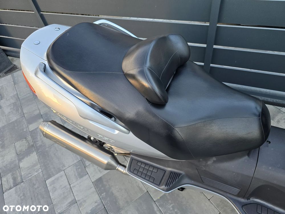 Suzuki Burgman - 17