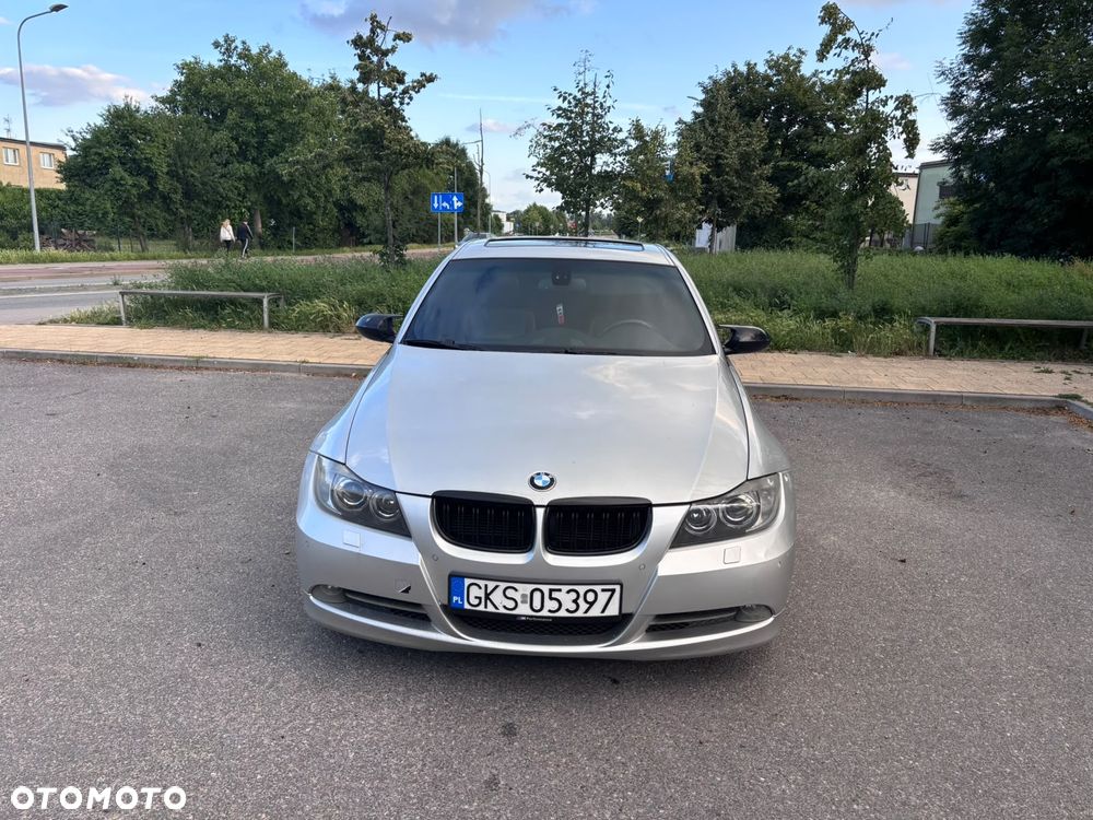 BMW Seria 3 330i - 1