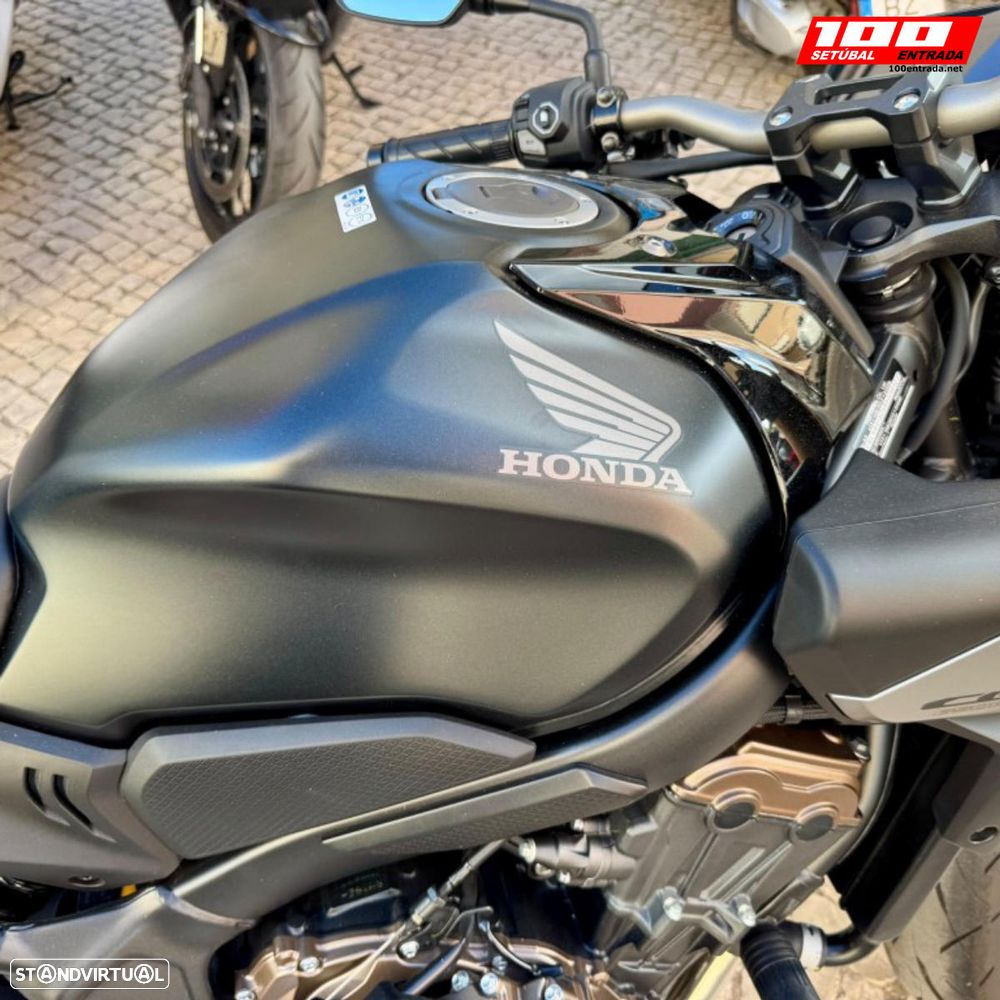 Honda CB 650 RA - 13
