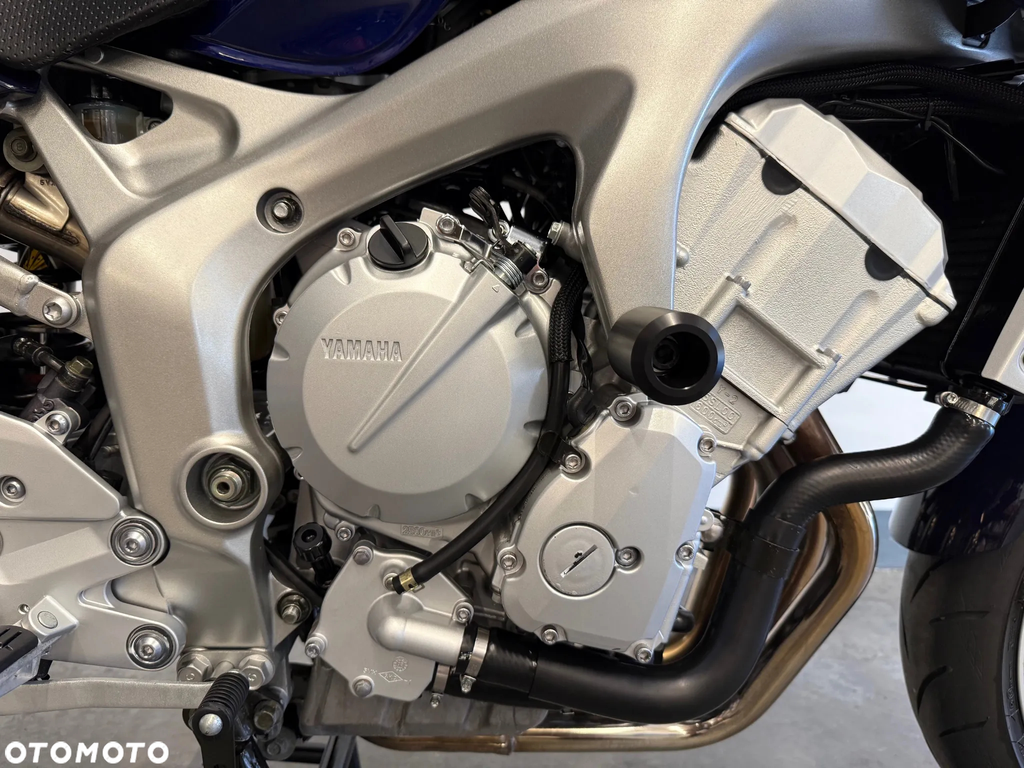 Yamaha FZ6 - 12