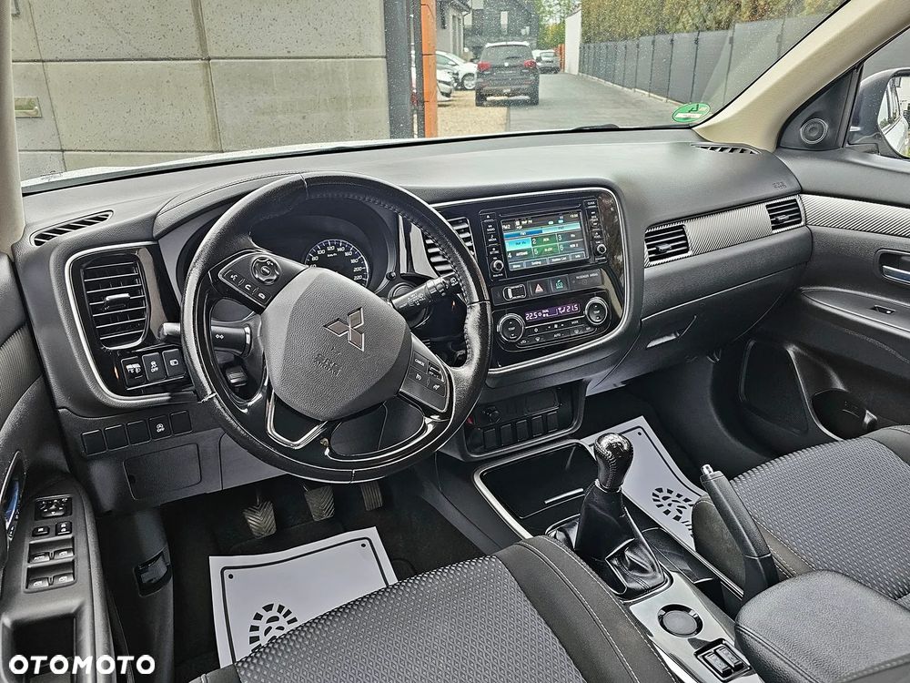 Mitsubishi Outlander 2.0 2WD Invite - 15