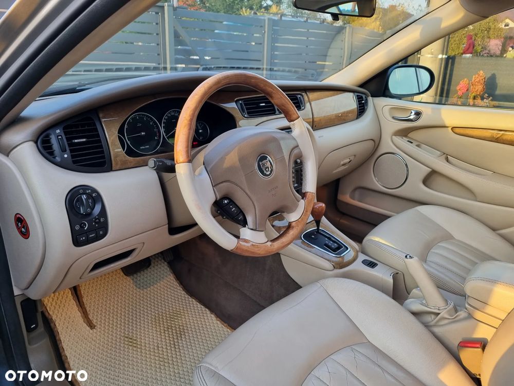 Jaguar X-Type Estate 2.5 V6 4x4 Executive - 28