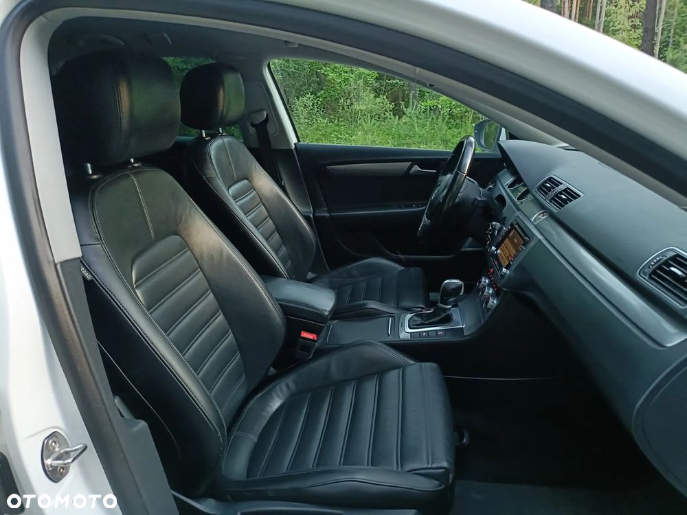 Volkswagen Passat 2.0 TDI Highline R-Style DSG - 13