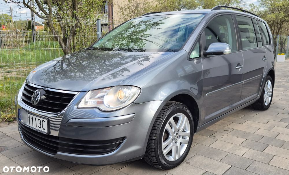 Volkswagen Touran - 1