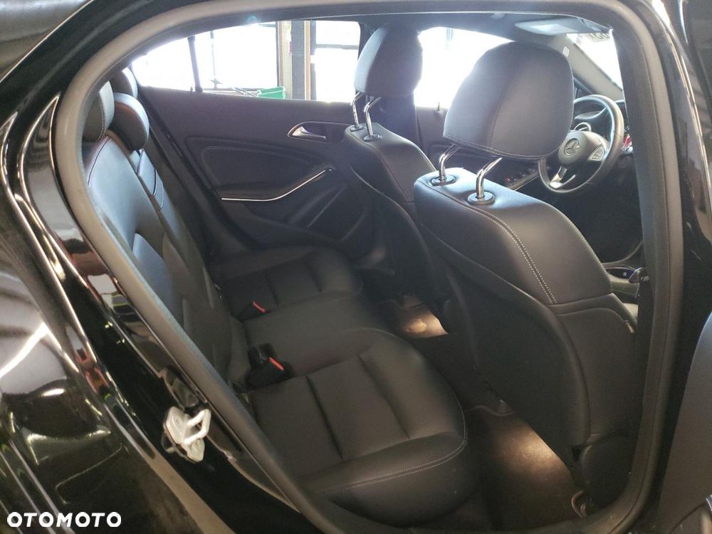 Mercedes-Benz GLA 250 4-Matic - 9