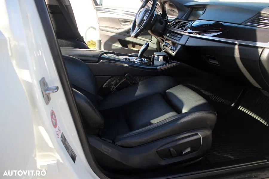 BMW Seria 5 525d xDrive AT - 18